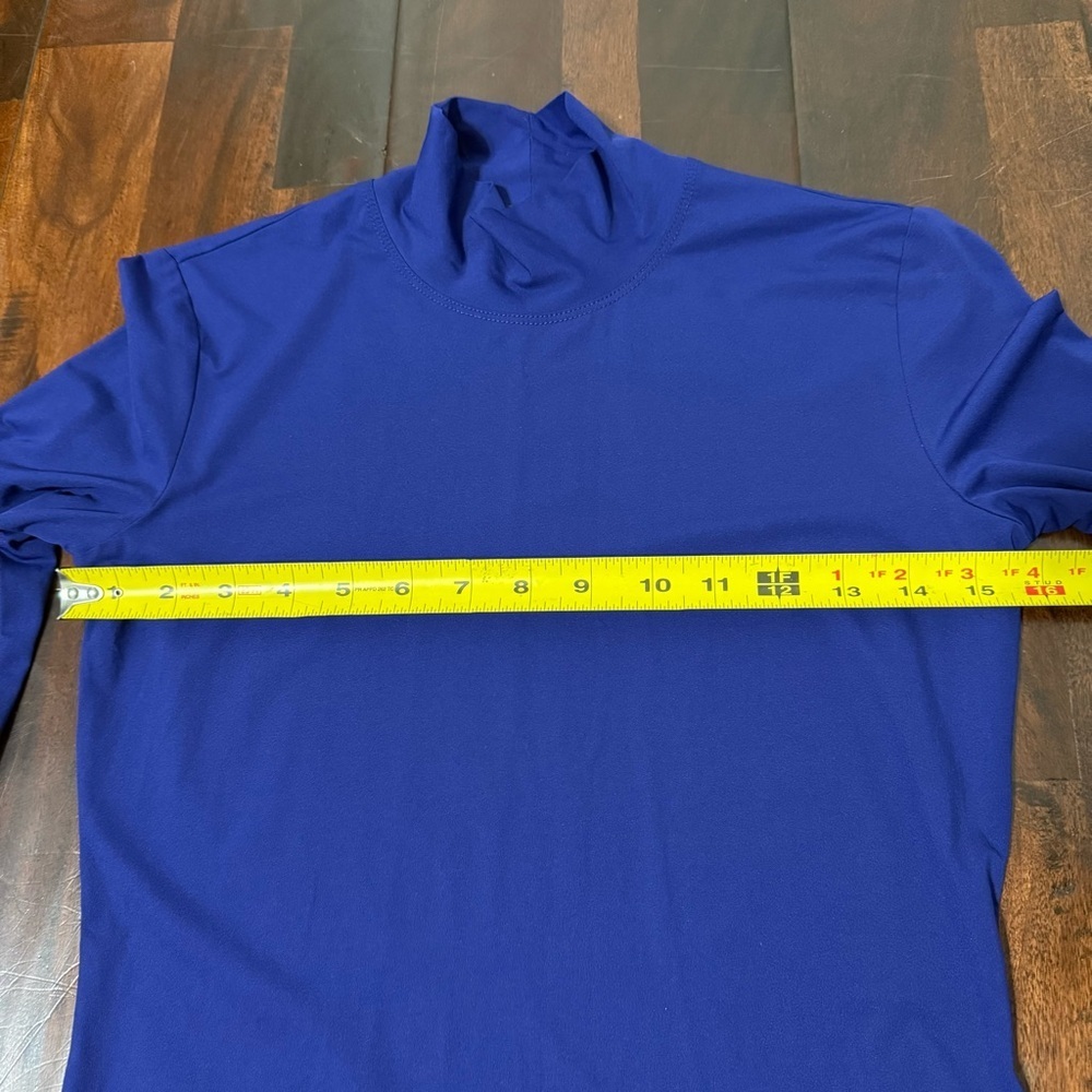 St. John Long Sleeve Turtle Neck Women’s Size P Blue Light Weight - Picture 4 of 6
